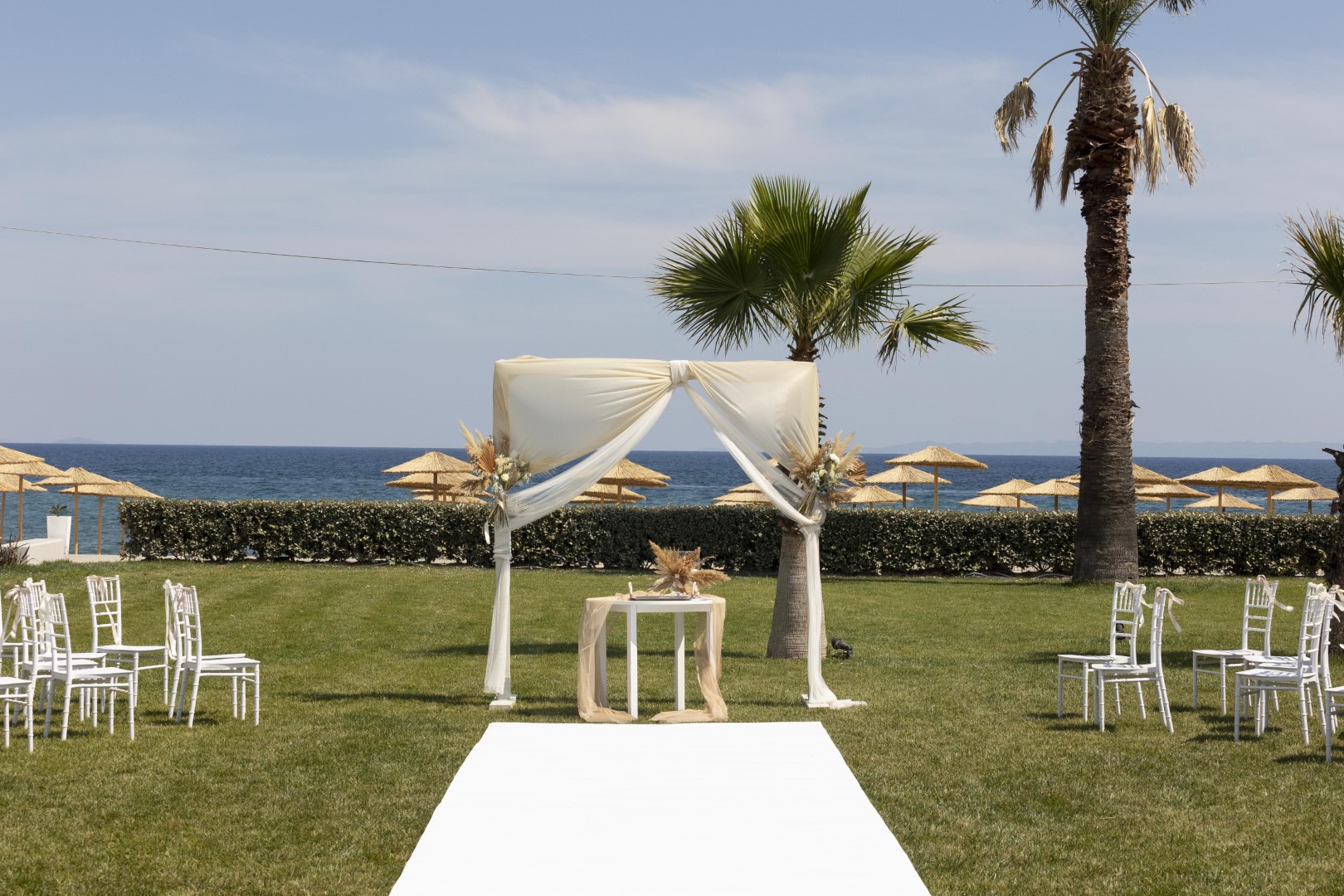 Book your wedding day in Blue Lagoon Queen